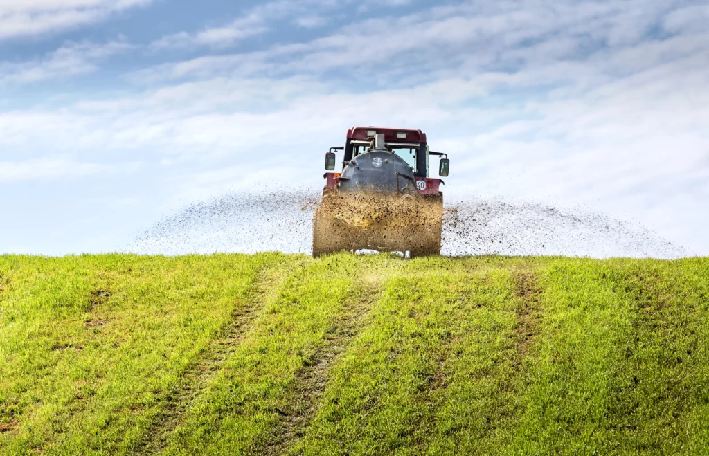 Tractor bemest weiland